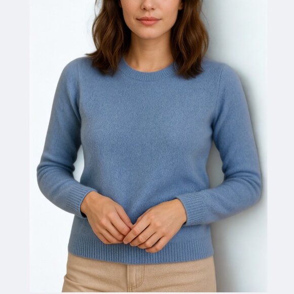 100% Cashmere Sweater in Sky Blue Size Large Soft Luxury Knit Capsule Wardrobe - Picture 1 of 5